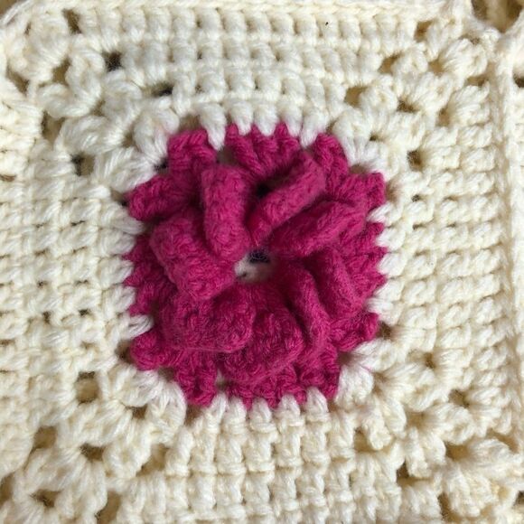 Set of 2 Vintage Granny Square Pillow Covers - Picture 4 of 10